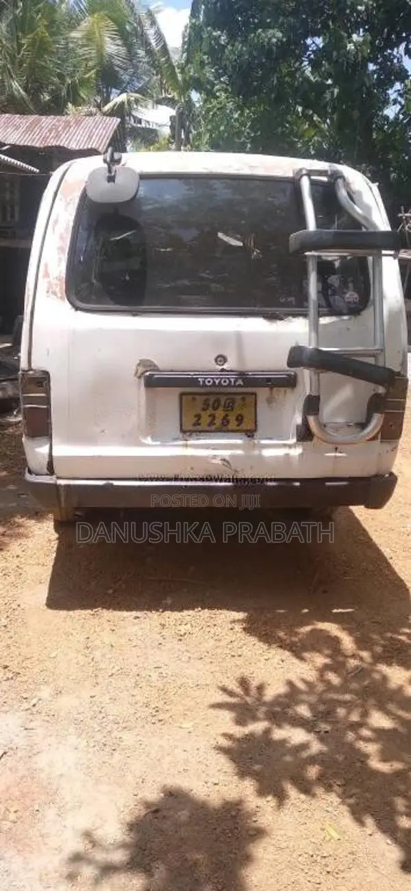 Toyota LH30 1982 Van (Used)
