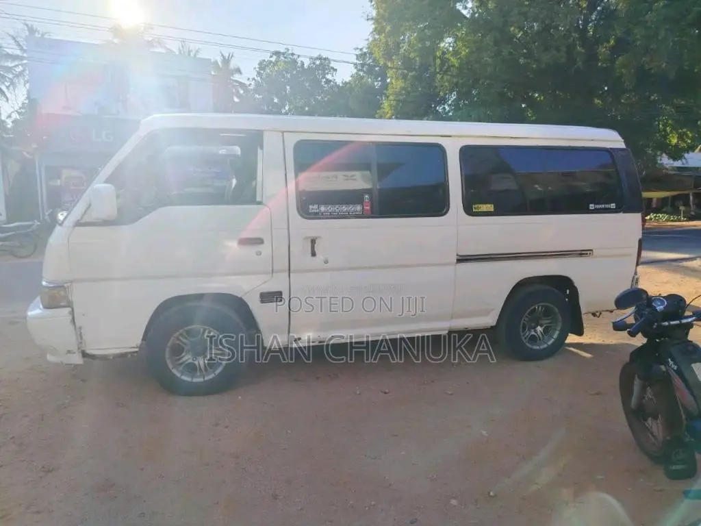 Nissan Caravan 1993 Van (Used)