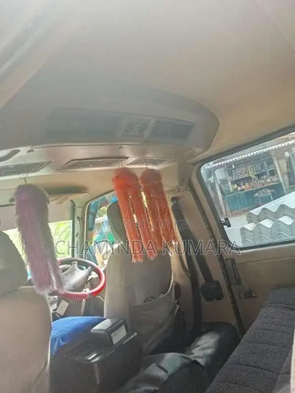 Nissan Caravan 1995 Van (Used)