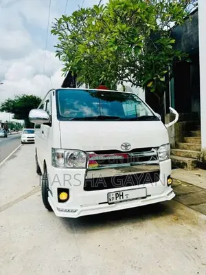 Toyota KDH 2014 Van (Used)