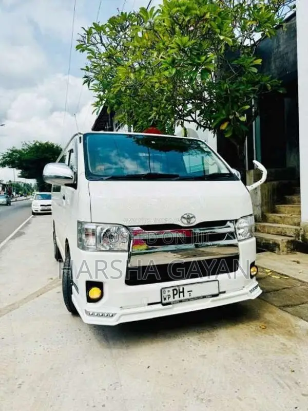 Toyota KDH 2014 Van (Used)