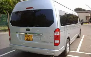 Isuzu Isuzu 2014 Van (Used)
