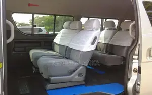 Isuzu Isuzu 2014 Van (Used)