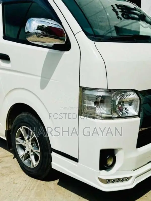 Toyota KDH 2014 Van (Used)