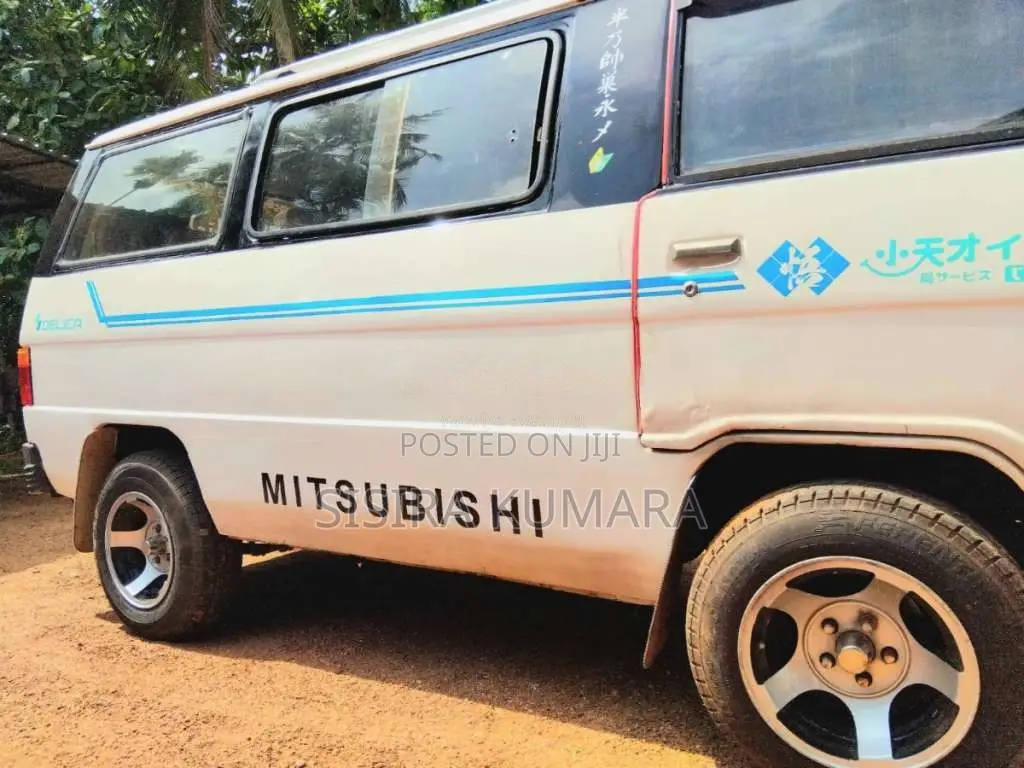 Mitsubishi Delica L300 1986 Van (Used)