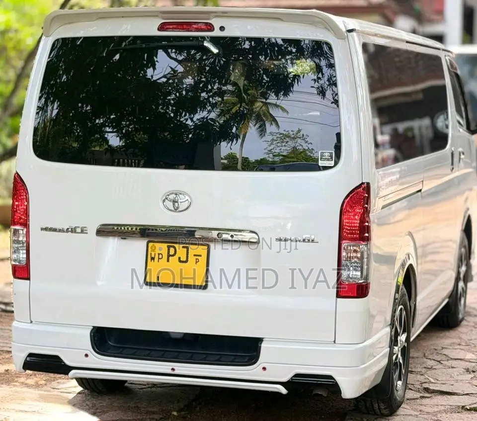 Toyota KDH SUPER GL DARK PRIME 2016 Van (Used)