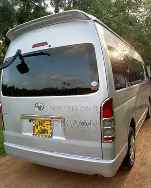 Toyota KDH222 Japan 2010 Van (Used)
