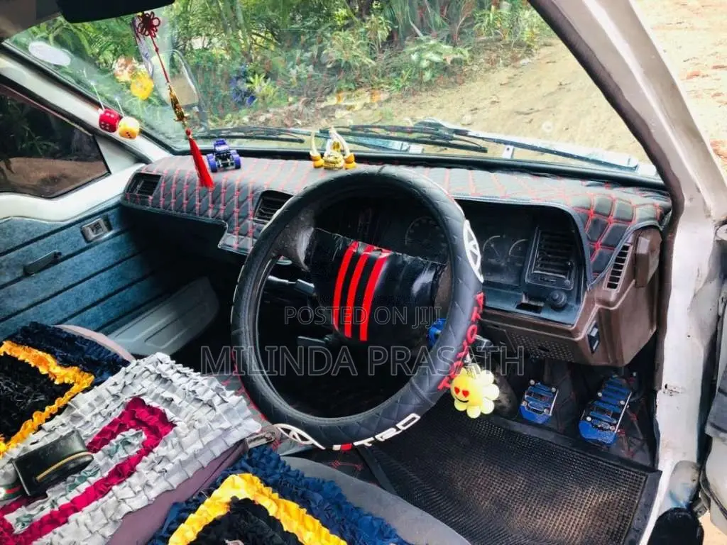 Toyota Shell 1986 Van (Used)