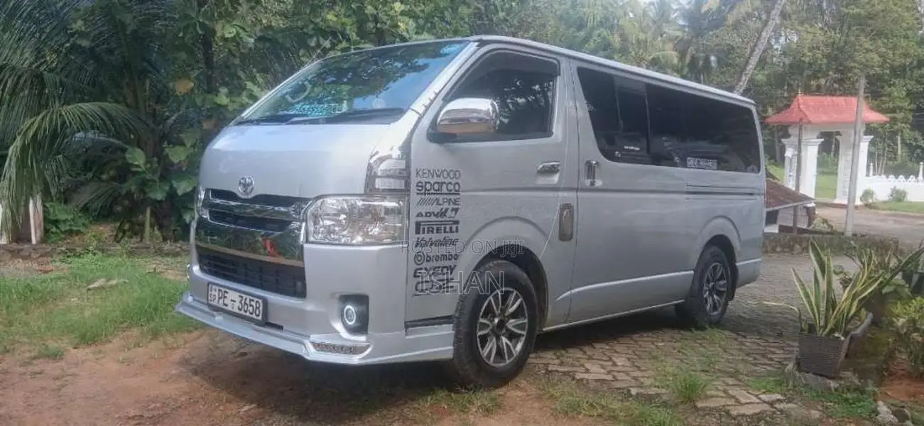 Toyota KDH 2004 Van (Used)