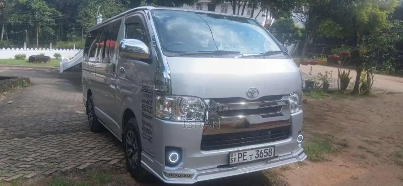 Toyota KDH 2004 Van (Used)
