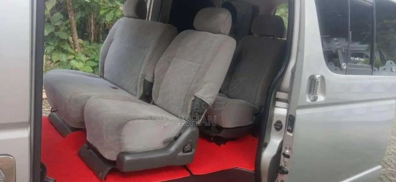 Toyota KDH 2004 Van (Used)
