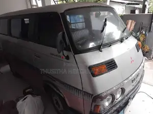 Mitsubishi L300 1976 Van (Used)