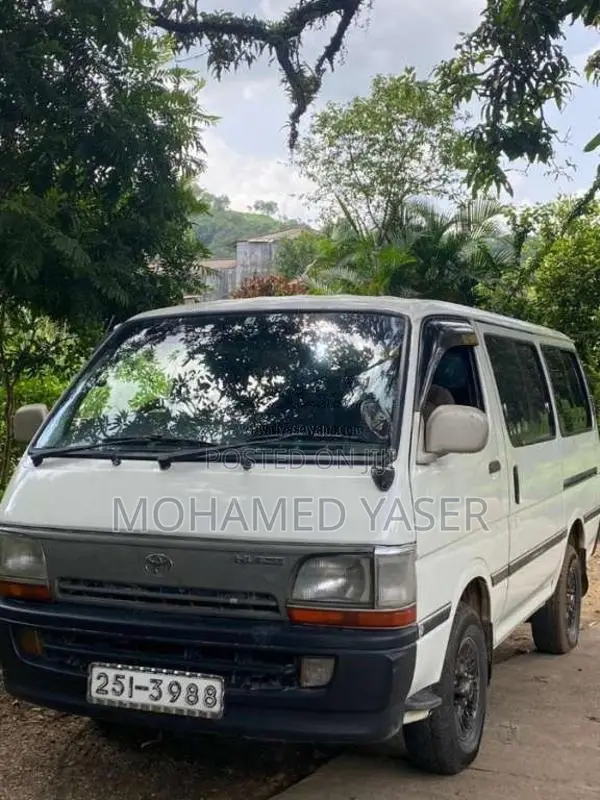 Toyota Dolphin 1992 Van (Used)