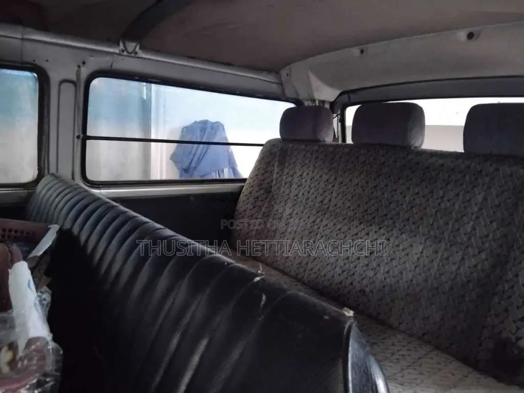 Mitsubishi L300 1976 Van (Used)