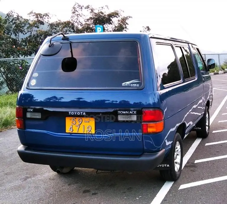 Toyota TOWNACE Lotto CR27 1994 Van (Used)