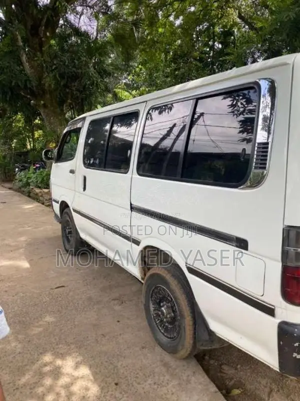 Toyota Dolphin 1992 Van (Used)