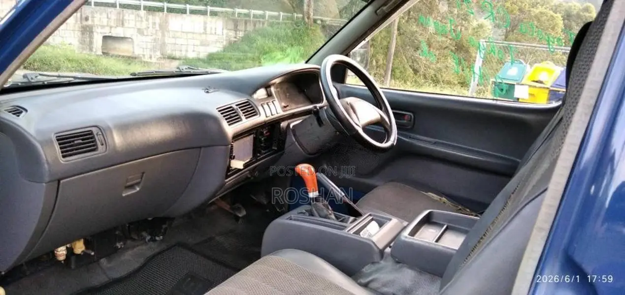 Toyota TOWNACE Lotto CR27 1994 Van (Used)