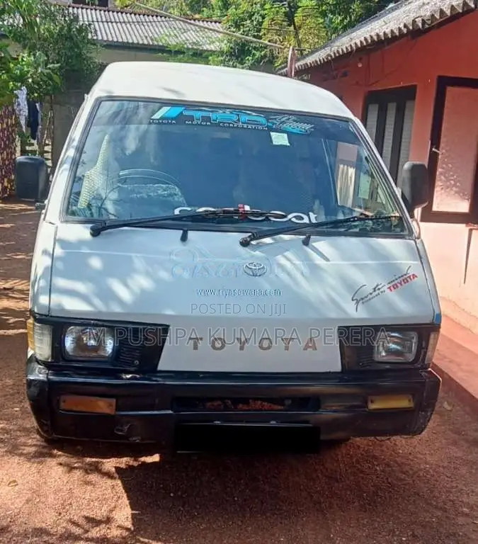 Toyota CR26 1987 Van (Used)