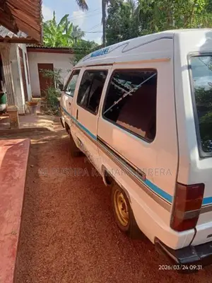 Toyota CR26 1987 Van (Used)