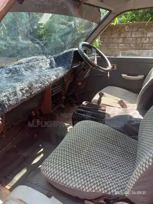 Toyota CR26 1987 Van (Used)