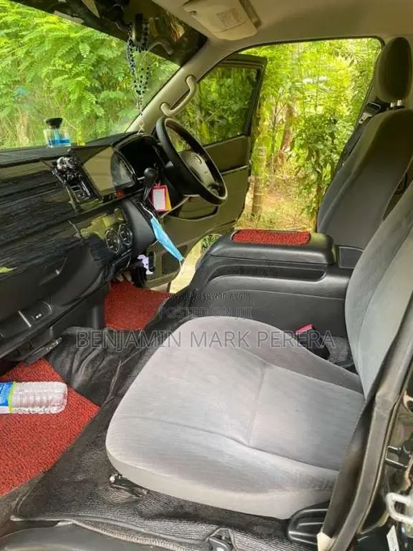 Toyota KDH 2012 Van (Used)