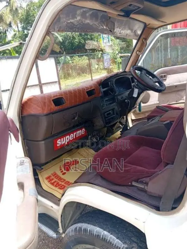 Nissan Caravan VRE24 1994 Van (Used)