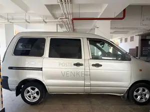 Toyota TownAce 2000 Van (Used)