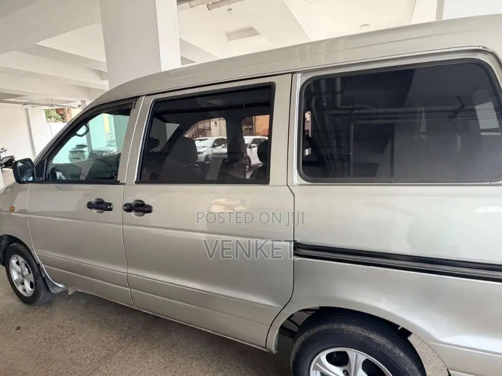 Toyota TownAce 2000 Van (Used)
