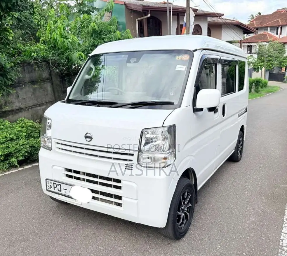 Nissan Clipper NV-100 2017 Van (Used)