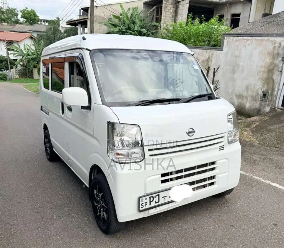 Nissan Clipper NV-100 2017 Van (Used)