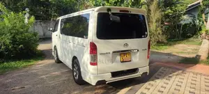 Toyota KDH 2016 Van (Used)