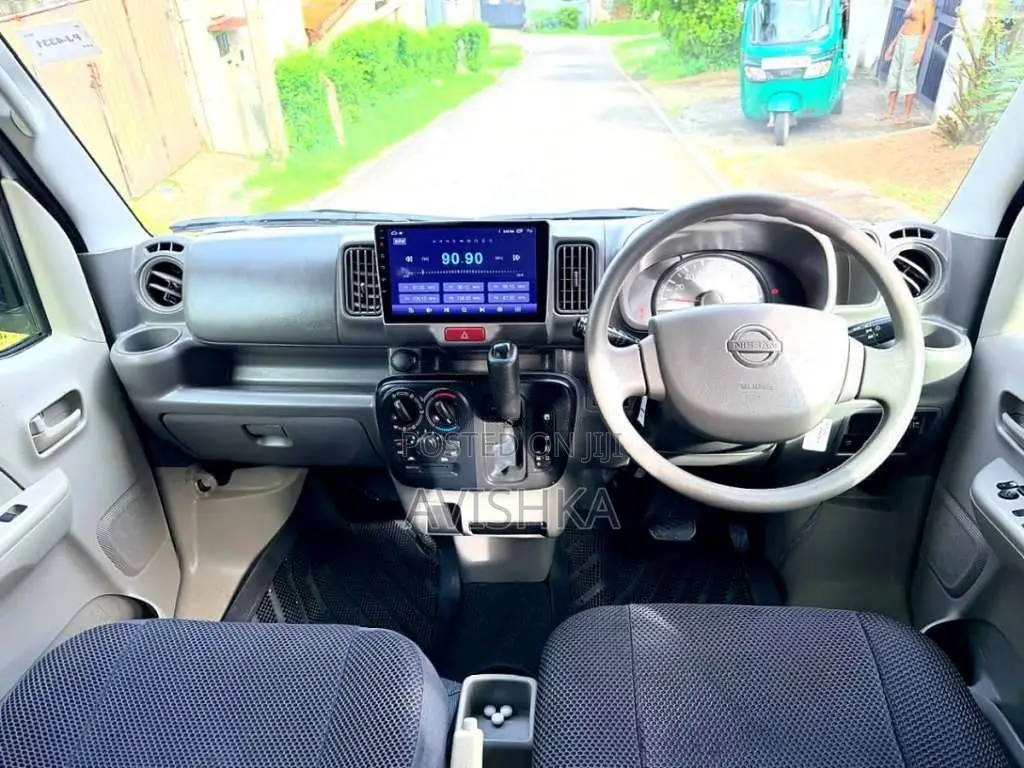 Nissan Clipper NV-100 2017 Van (Used)