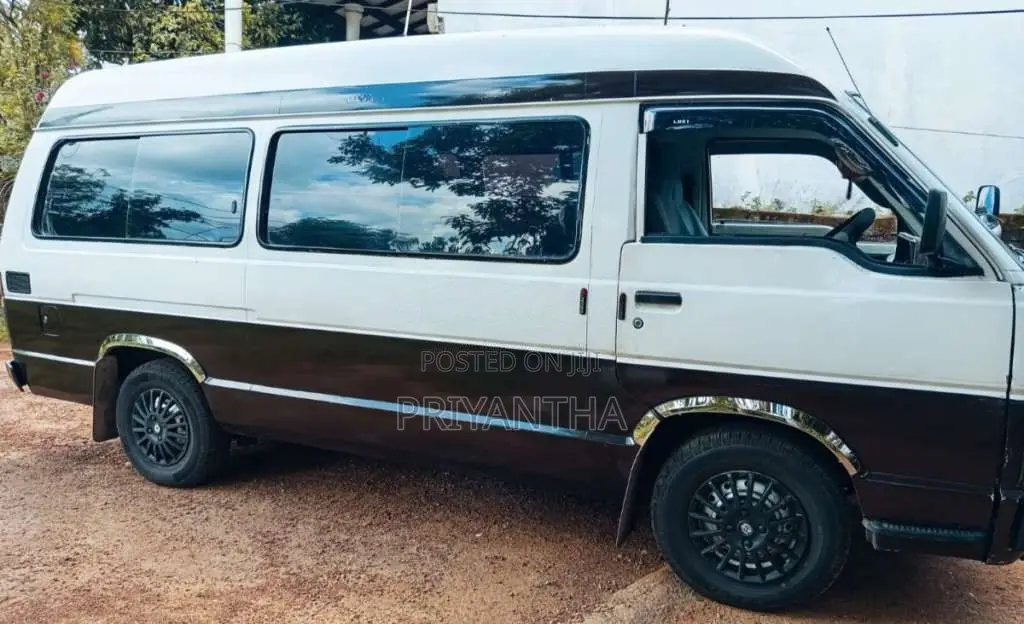Toyota LH71 1991 Van (Used)