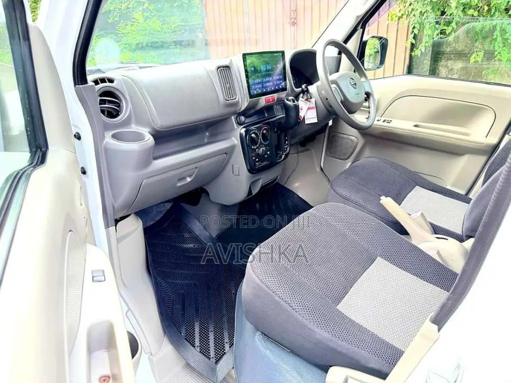 Nissan Clipper NV-100 2017 Van (Used)