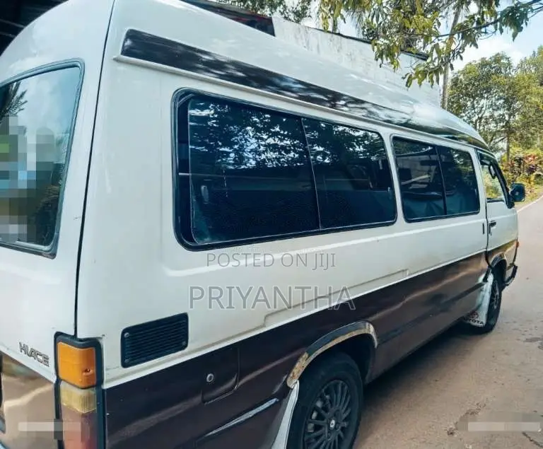 Toyota LH71 1991 Van (Used)