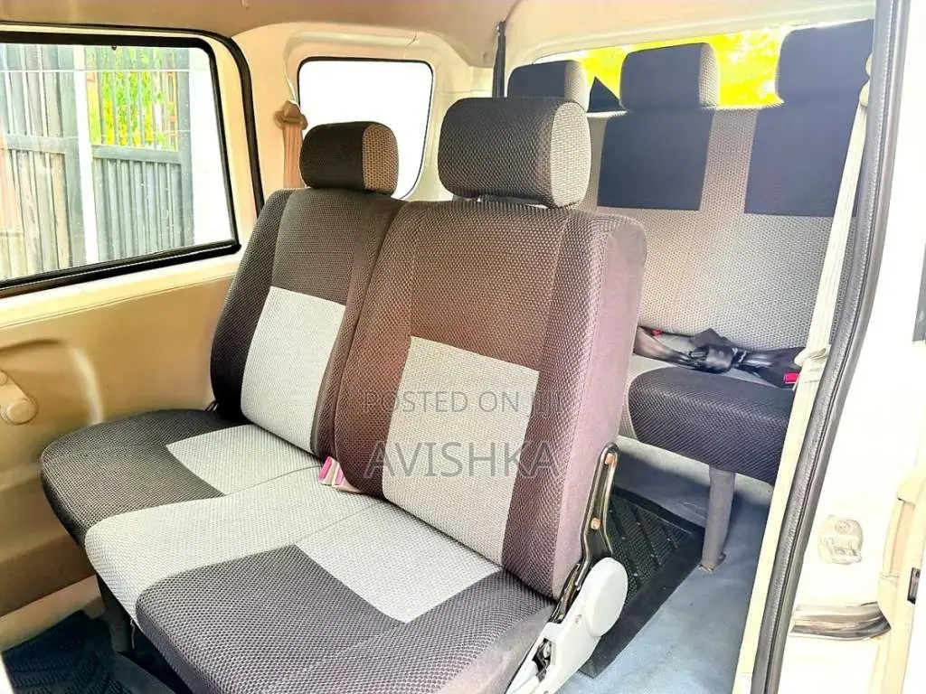 Nissan Clipper NV-100 2017 Van (Used)