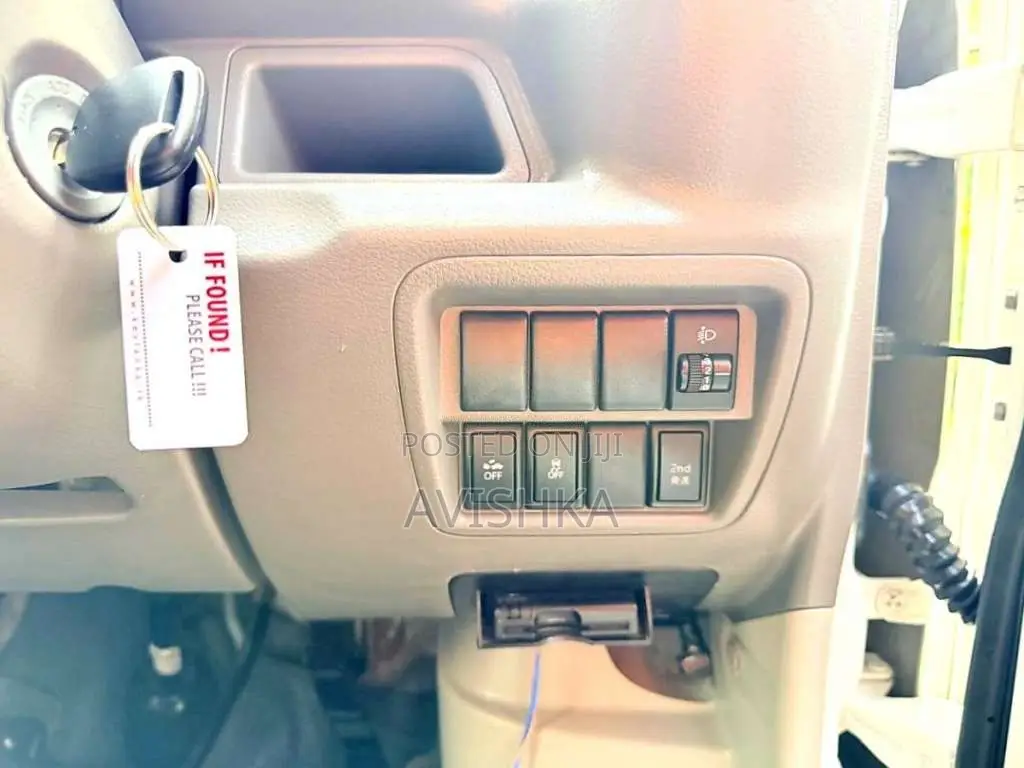 Nissan Clipper NV-100 2017 Van (Used)
