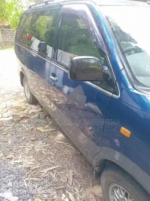 Nissan Largo 1997 Van (Used)