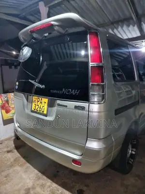 Toyota Noah KR42 2000 Van (Used)