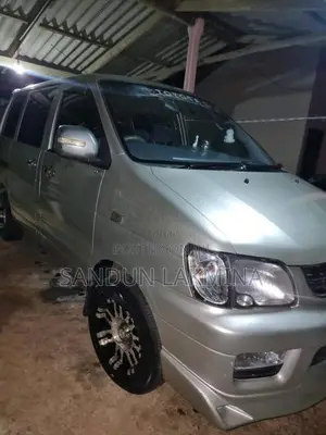 Toyota Noah KR42 2000 Van (Used)