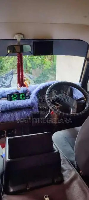 Isuzu Fargo 1986 Van (Used)