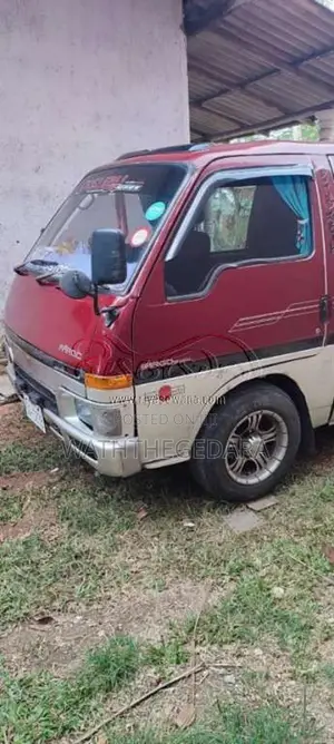 Isuzu Fargo 1986 Van (Used)