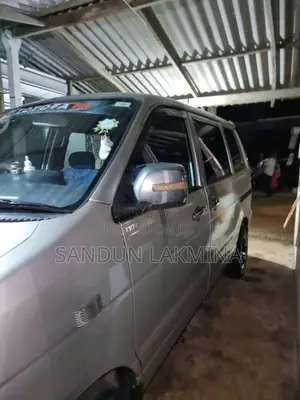 Toyota Noah KR42 2000 Van (Used)