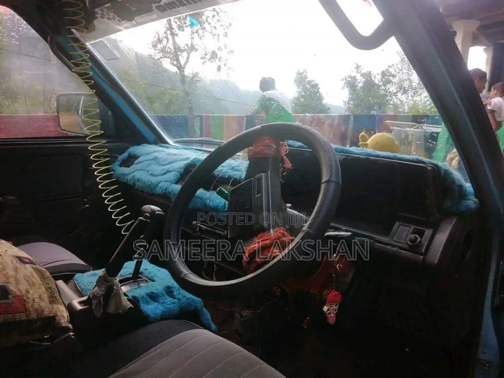Nissan Vanette 1993 Van (Used)