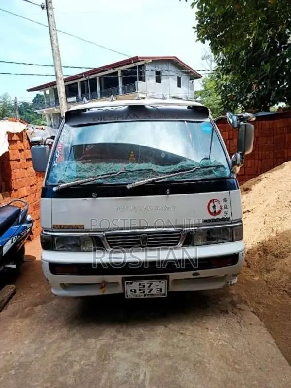 Nissan Caravan 1991 Van (Used)
