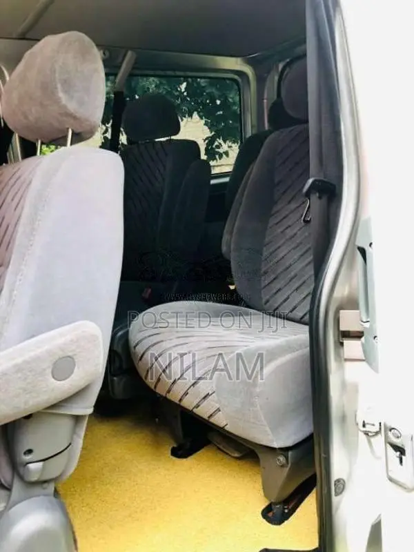 Toyota KDH 206 2012 Van (Used)