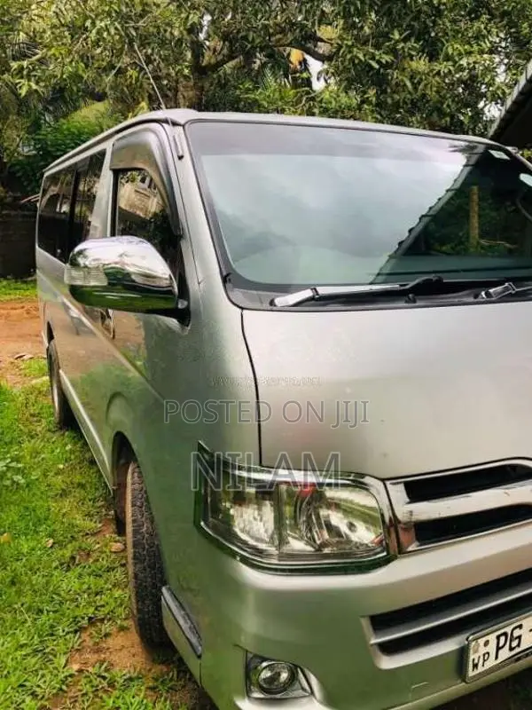 Toyota KDH 206 2012 Van (Used)