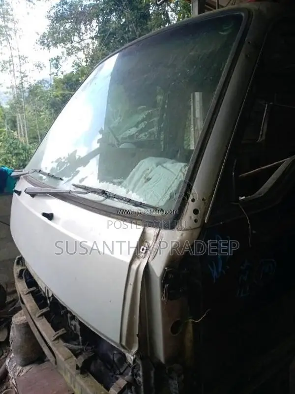 Nissan VRG 1980 Van (Used)