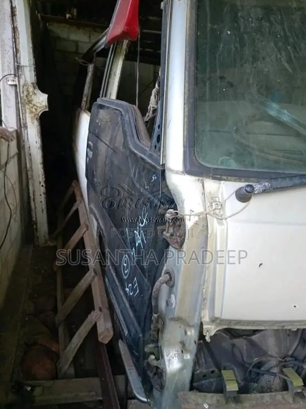 Nissan VRG 1980 Van (Used)