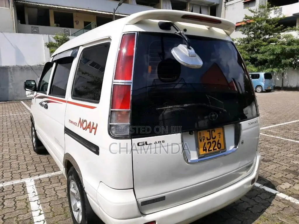 Toyota Townace Noah CR42 GL 2000 Van (Used)